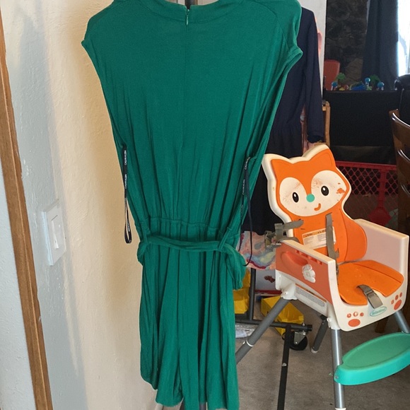 Calvin Klein Belted Romper sz 10 - Picture 5 of 7